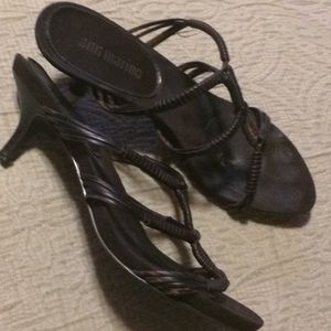 Ann Marino Woven kitten heel sandal